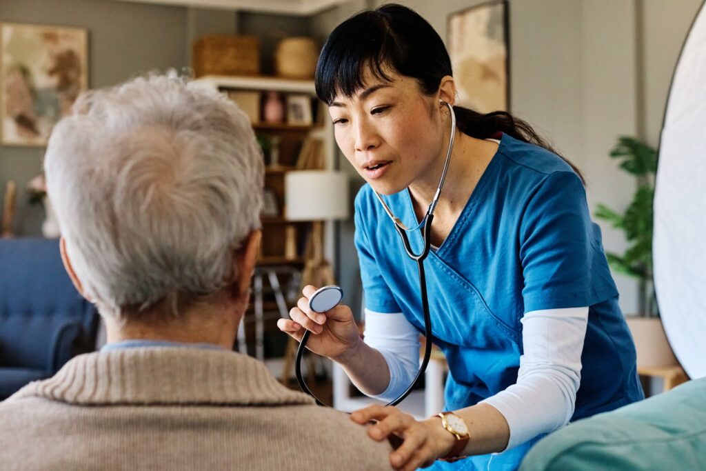 infirmière à domicile intervenant dansun e maison partagée